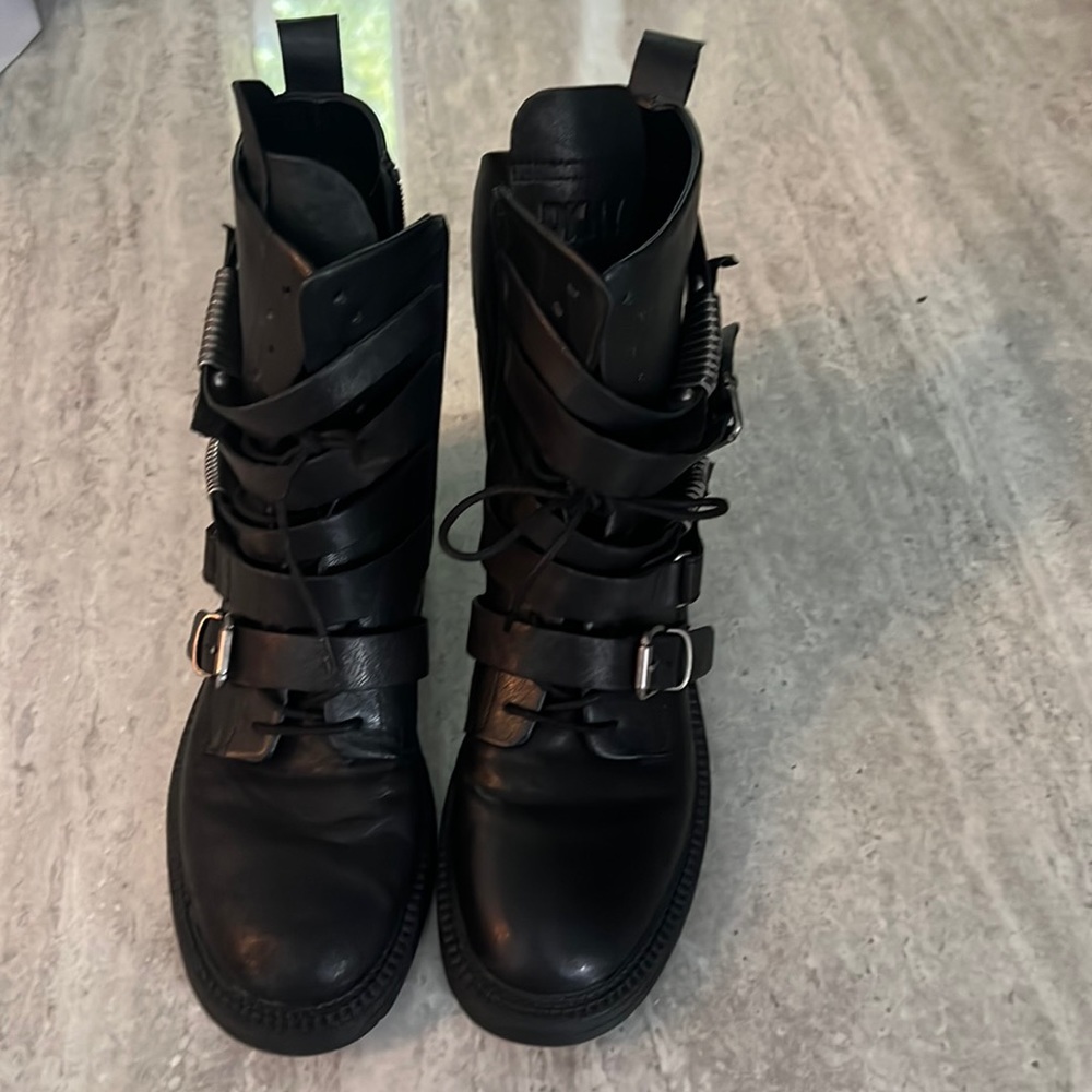 DKNY Ebony Lace-Up Leather Boots